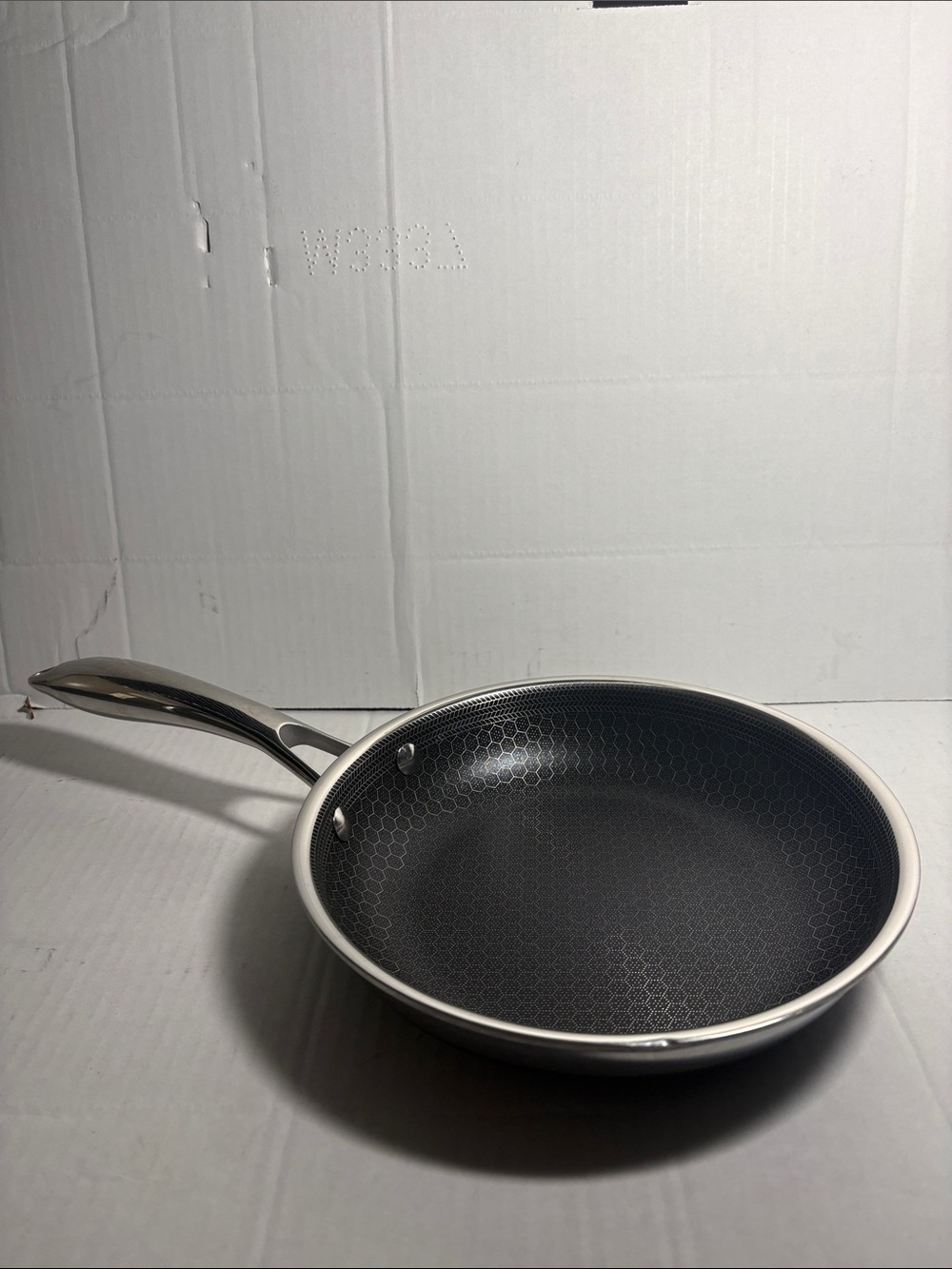 Hexclad Hybrid Cookware Stainless Steel Handle Black Nonstick Frying Pan